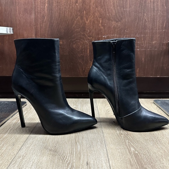 Tony Bianco heeled bootie - Picture 2 of 3